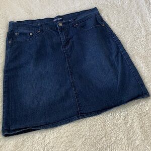 1826 JEANS: Skirt ~ Indigo Dark Blue Stretch Denim.🌼